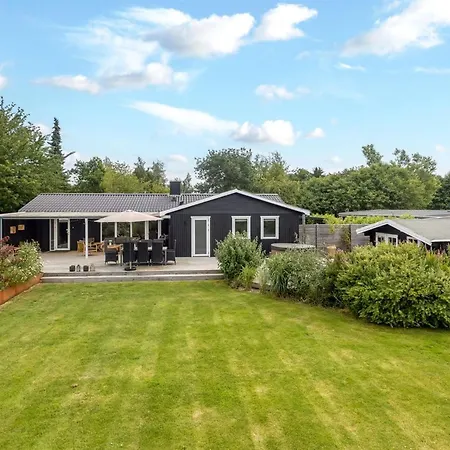 Runhild - 450m From The Sea By Interhome