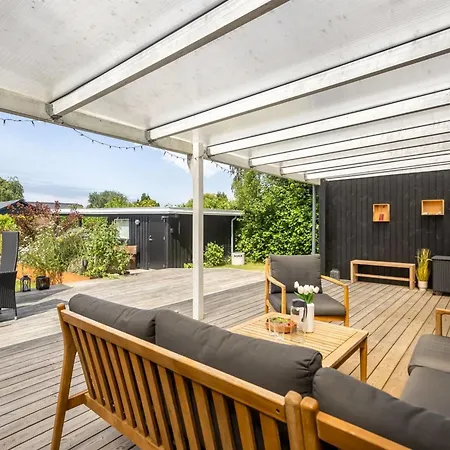 Dom wakacyjny Runhild - 450m From The Sea By Interhome